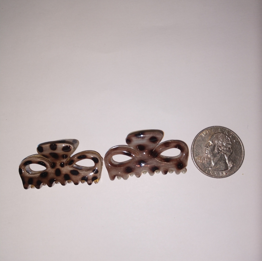 2 spotted leopard medium claw plastic hairclips, NEW never used